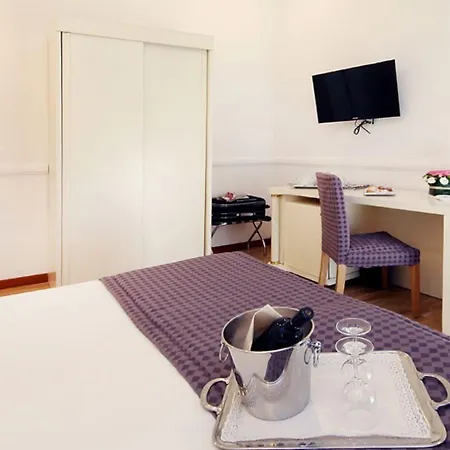 Отель Traiano Рим