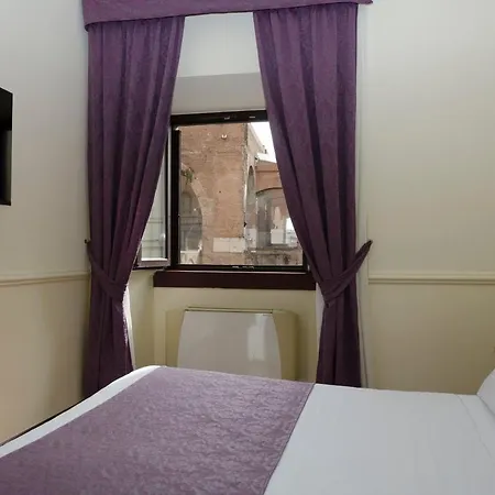 Ξενοδοχείο Traiano 4*